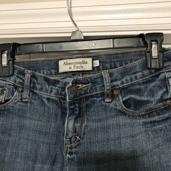 Abercrombie & Fitch 4L Straight Leg Erin Jeans - Picture 2 of 4